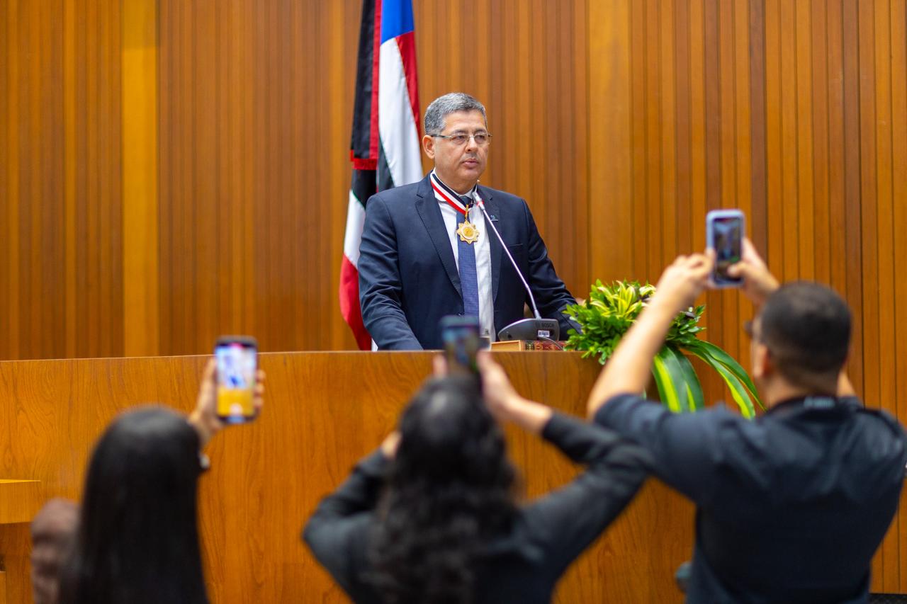 Entrega de Medalha a Antônio Dino